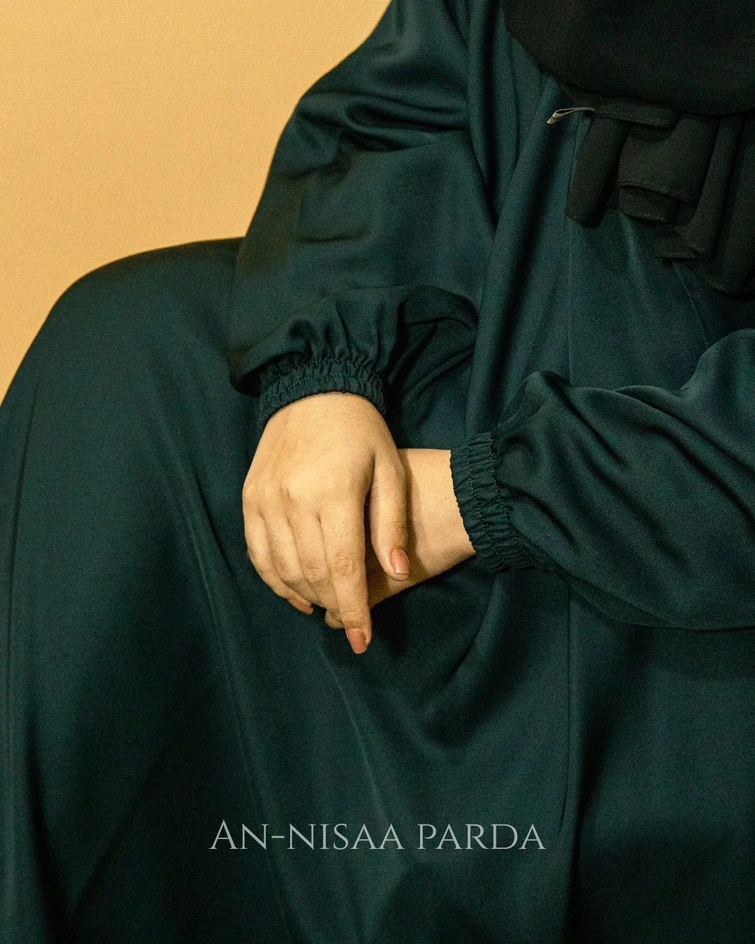 Casual Wear Closed Gown - Image 4